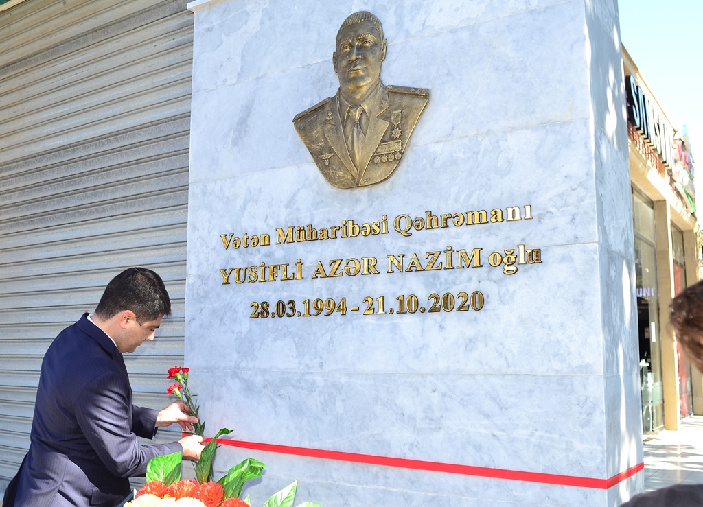 image-azer-yusifli-barelyefin-acilisi-20-10-2021-1