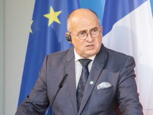 image-6a862fc8-ee5a-31bd-a901-b255645bc770_850