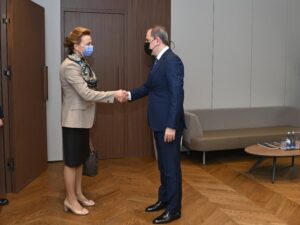 image-8f9f810a-f191-38db-8204-0d5fcb992979_850