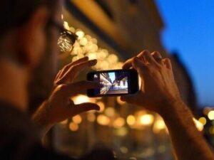 image-camera-or-phone-in-article-4-750x403