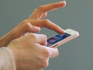 image-telefon-mobil-sosil-media-768x403